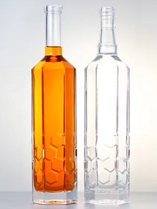 Honeycomb design pattern glass liquor bottle with cork stopper BC047
